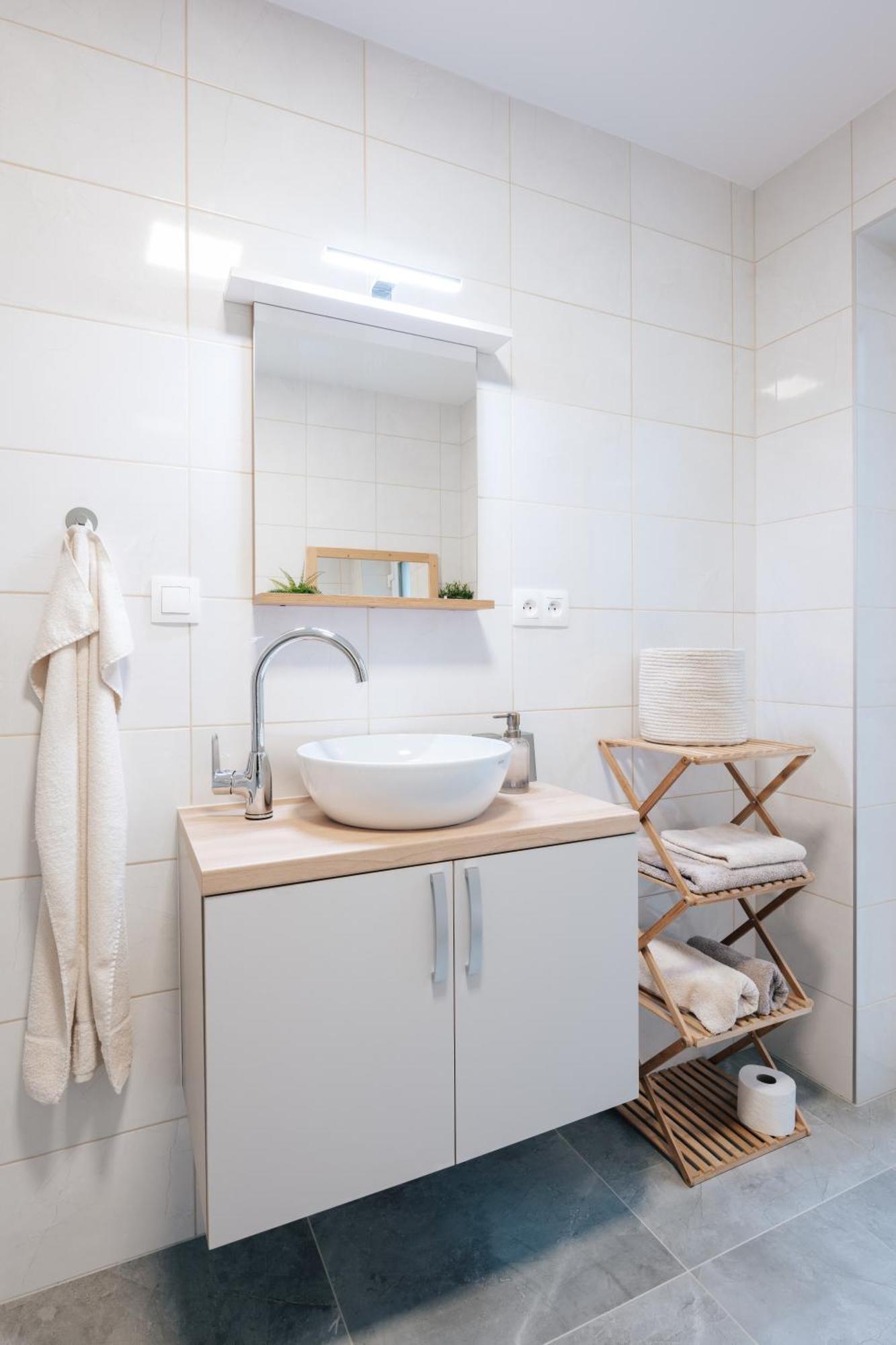 Apartman U Sklepu Sardice ภายนอก รูปภาพ
